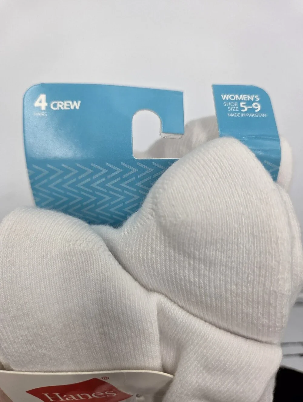 Hanes Womens White Crew Absolute Athletic Socks 4-Pack Shoe Size 5-9 Nwt
